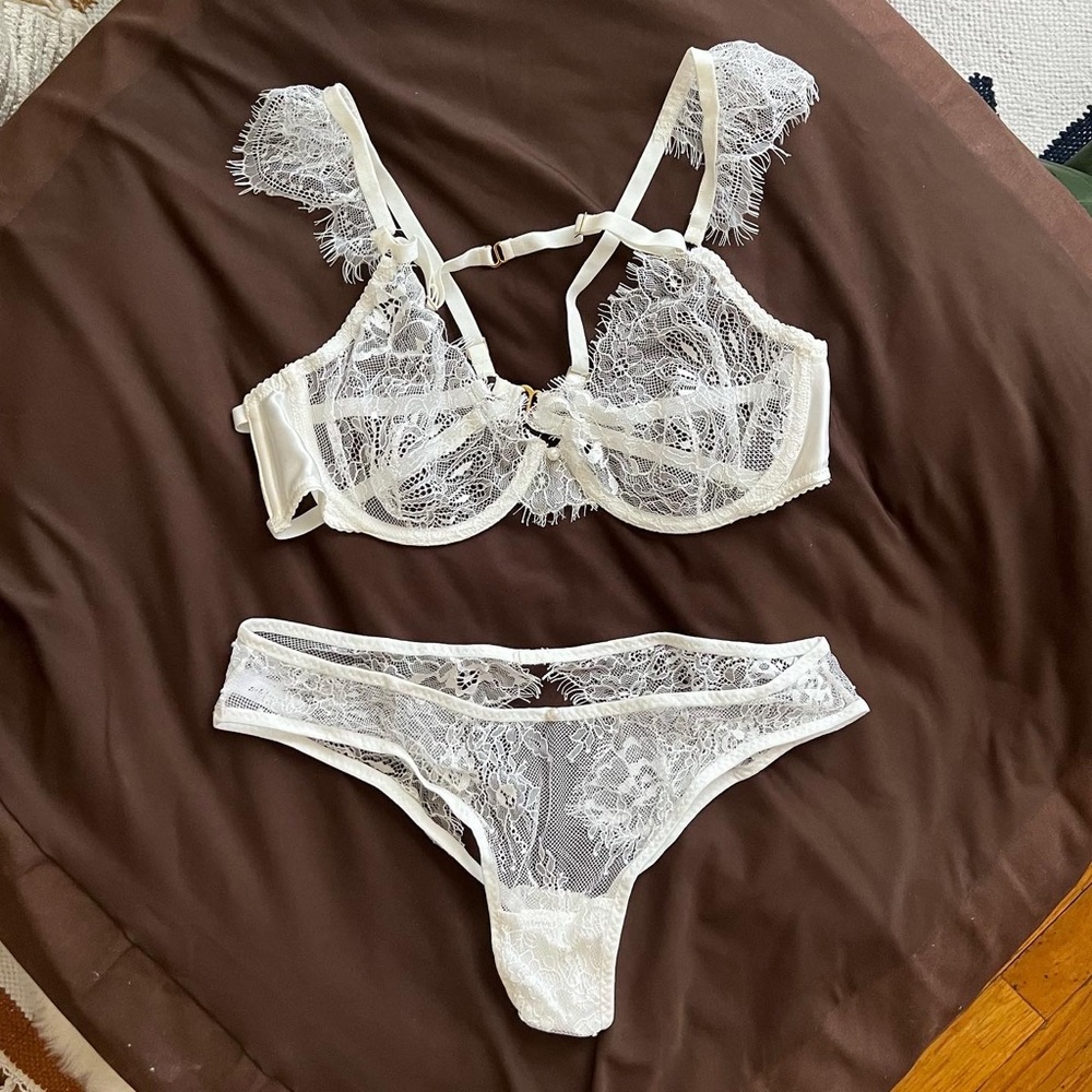 ELF Zhou London Chantilly Vanille set — size L